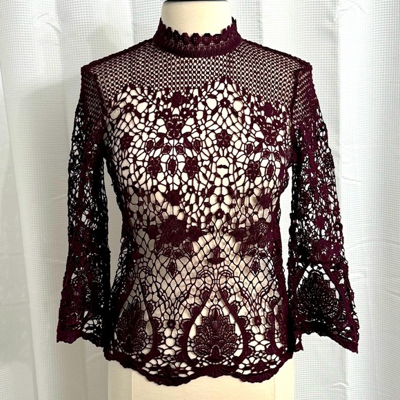 BOLD elements Tops - Bold Elements Cut to Curve 3/4 Bell Sleeves Lace Blouse Back Zipper Purple Sz S